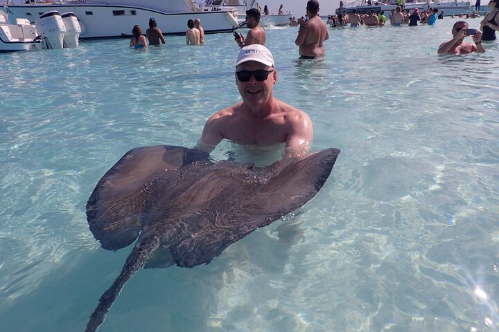 Stingray City, Star fish Point and Snorkeling Private Boat Tour
