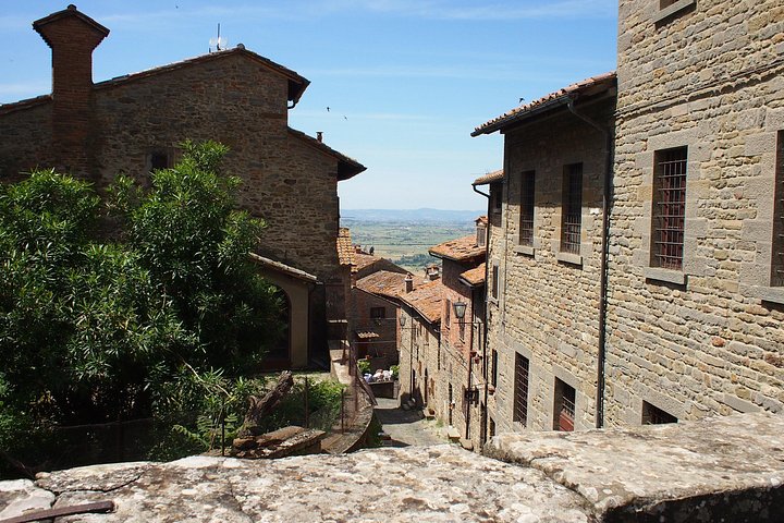 Tour privato a piedi di Cortona sotto il sole della Toscana