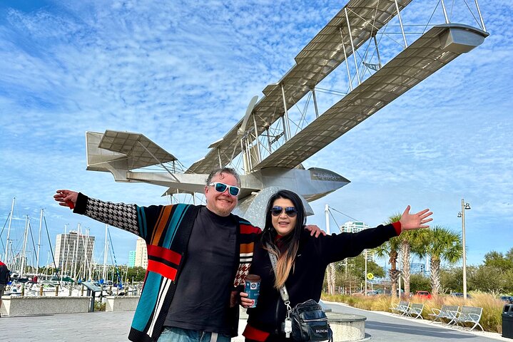 Geführte Besichtigungstour durch St. Pete im Deluxe-Golfwagen mit Straßenzulassung