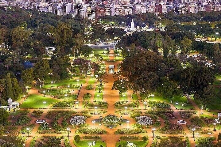 Bli kjent med Buenos Aires på en privat helgedagstur med en guide.