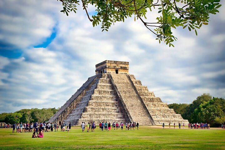 Guidad tur till Chichén Itzá och Cenote och Valladolid med lunch