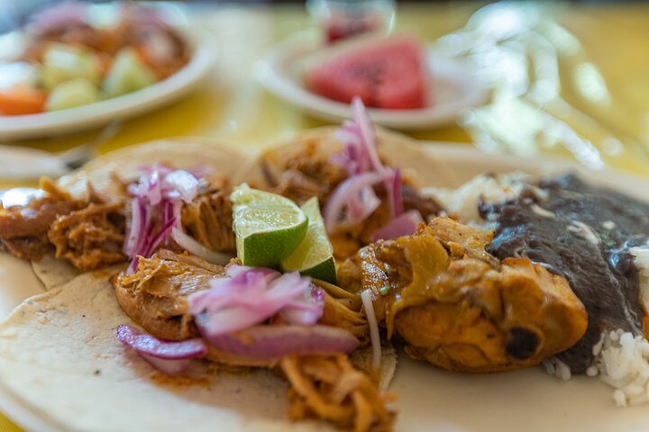 Guidad tur till Chichén Itzá och Cenote och Valladolid med lunch