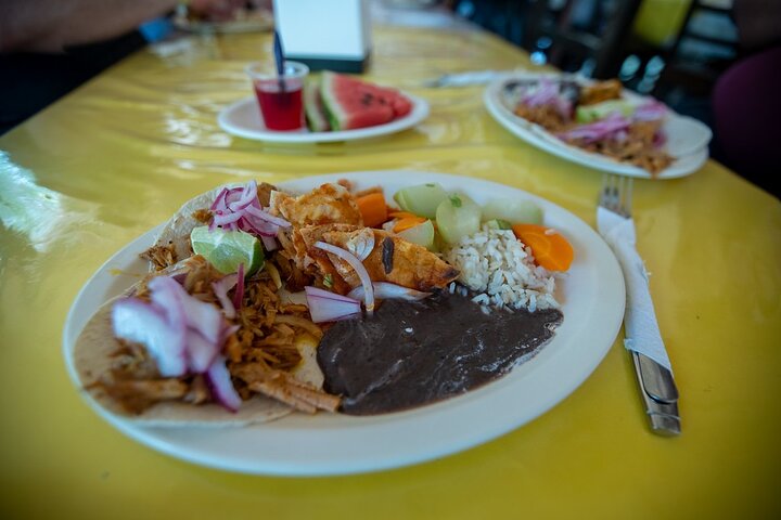 Guidad tur till Chichén Itzá och Cenote och Valladolid med lunch