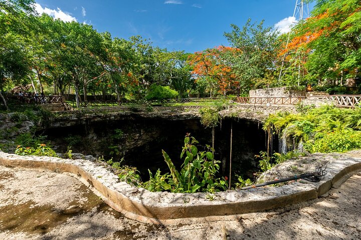 Guidad tur till Chichén Itzá och Cenote och Valladolid med lunch
