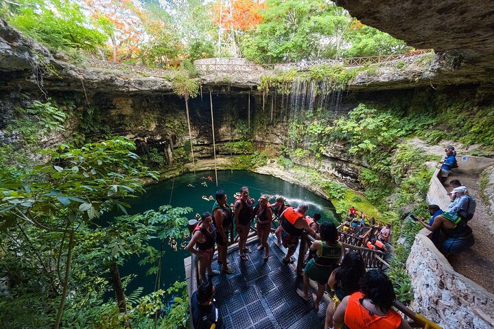 Guidad tur till Chichén Itzá och Cenote och Valladolid med lunch