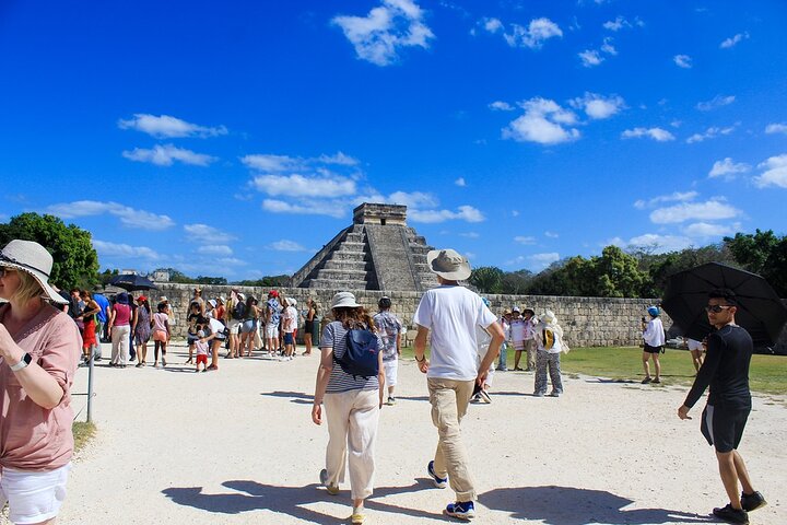 Guidad tur till Chichén Itzá och Cenote och Valladolid med lunch
