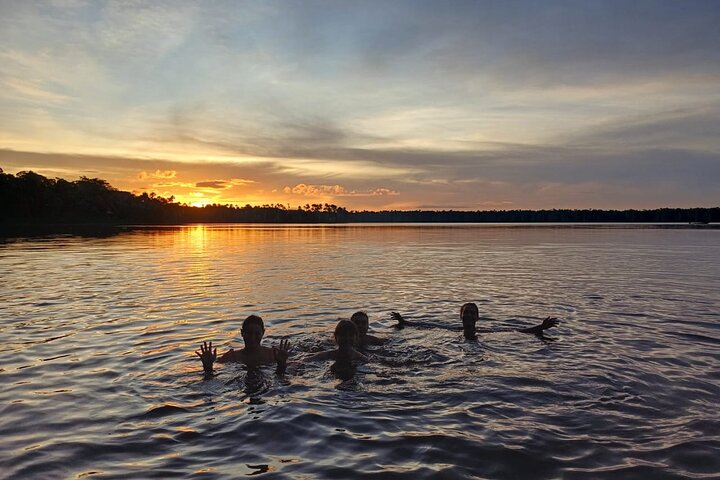Tambopata. Lago Sandoval y collpa de loros, 3 días 2 noches