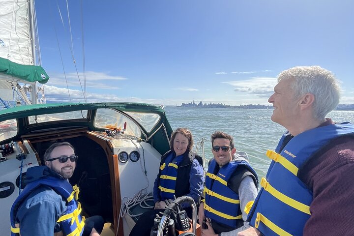 2hr. Esperienza di navigazione privata sulla baia di San Francisco (6 Ospiti)