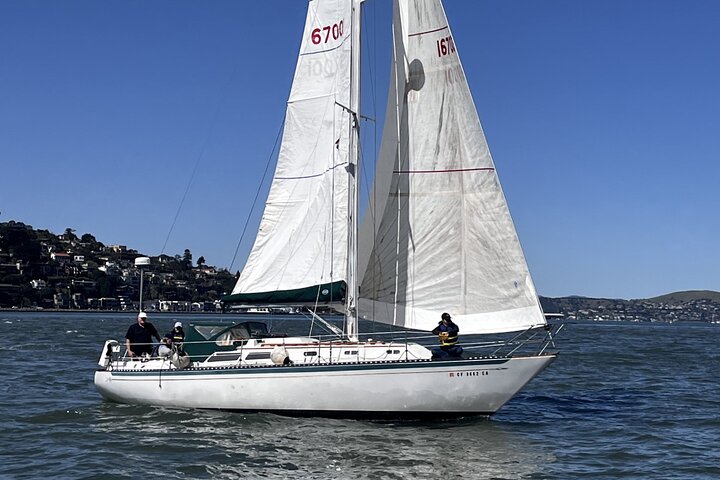 2hr. Esperienza di navigazione privata sulla baia di San Francisco (6 Ospiti)