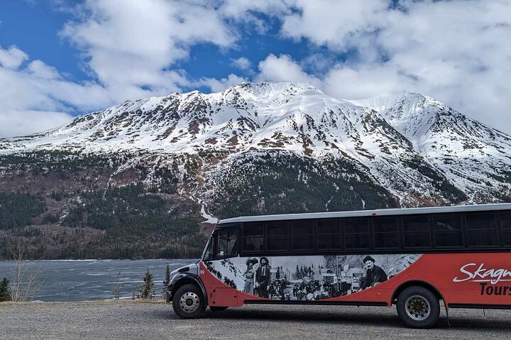 Wild Adventure Yukon Tour till Kanada inklusive City och Summit