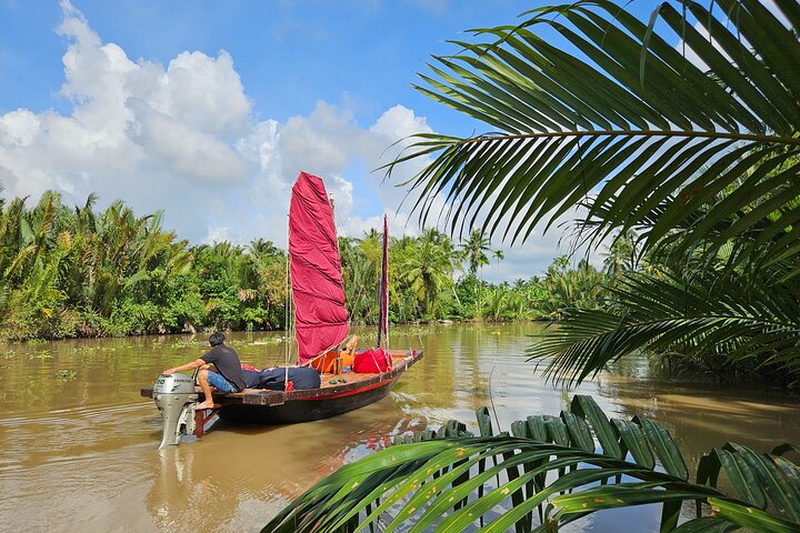 Mekong River Relaxing Crociera in barca a vela ai canali del cocco (1.5HRS)