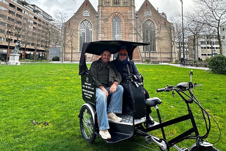 Tour privado en Pedicab/Rickshaw por Rotterdam con un guía local