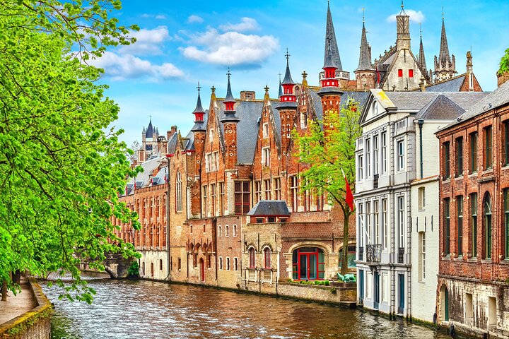 Excursión de lujo a Brujas y crucero por los canales desde la terminal de cruceros