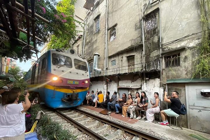 Hanoi Food and Culture Sightseeing Army Jeep Tour