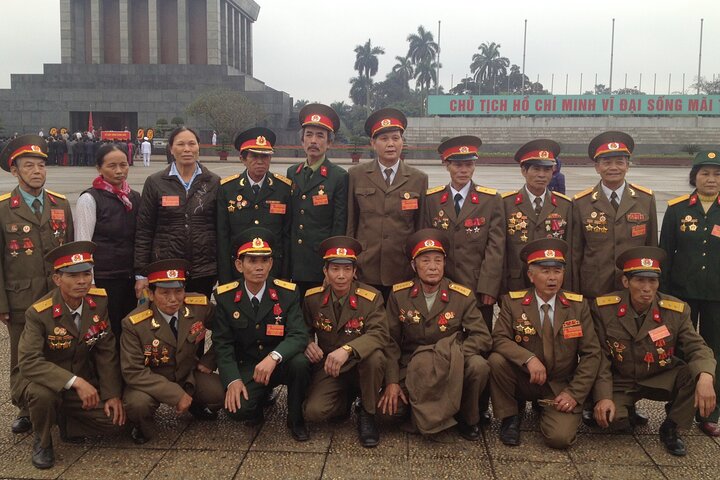 Hanoi Food and Culture Sightseeing Army Jeep Tour
