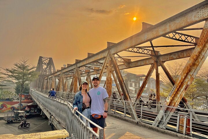Hanoi Food and Culture Sightseeing Army Jeep Tour