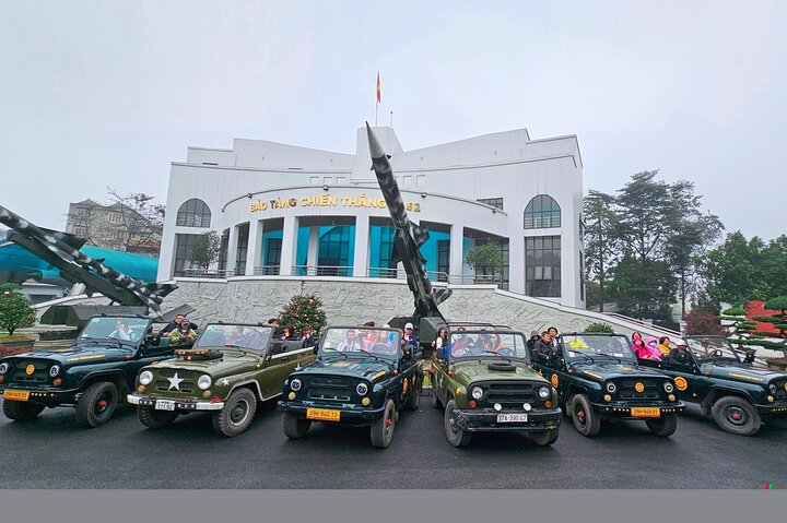 Hanoi Food and Culture Sightseeing Army Jeep Tour