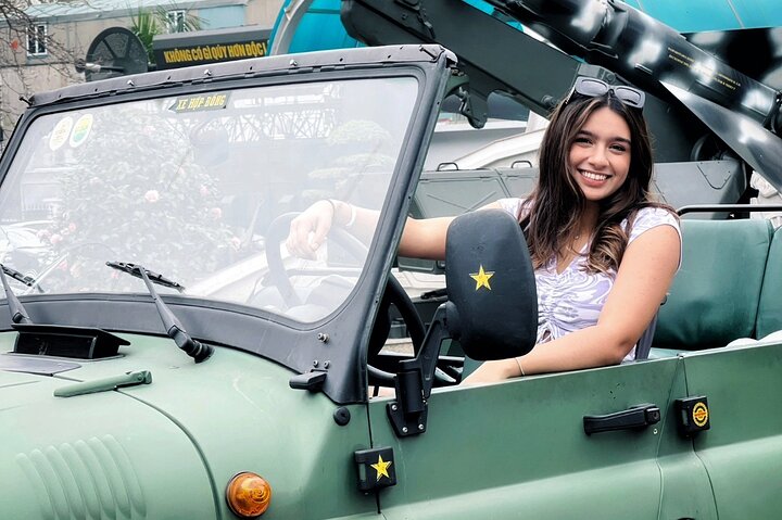 Hanoi Food and Culture Sightseeing Army Jeep Tour