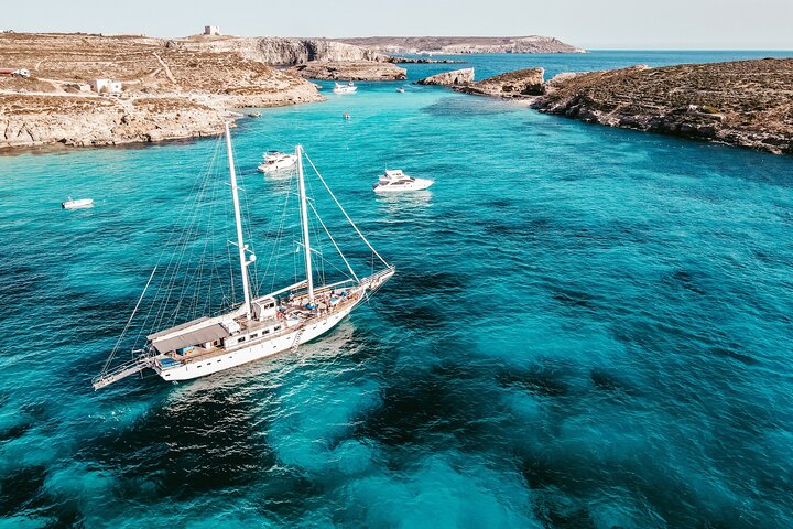 Crociera di andata e ritorno per Malta, inclusa la Laguna Blu con pranzo e bevande