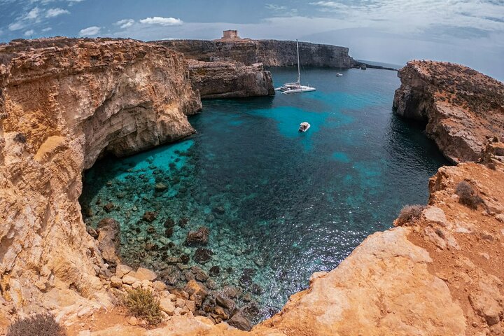 Crociera di andata e ritorno per Malta, inclusa la Laguna Blu con pranzo e bevande