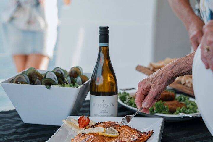 Crucero de degustación de mejillones de concha verde de Marlborough Sounds