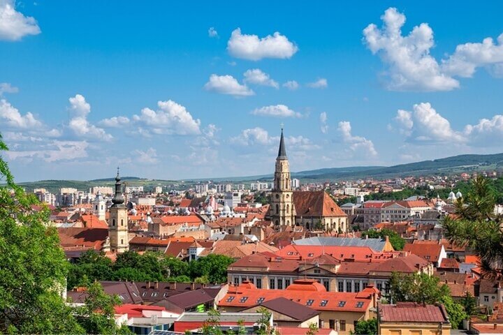 Tour a piedi delle attrazioni imperdibili di Cluj con una guida