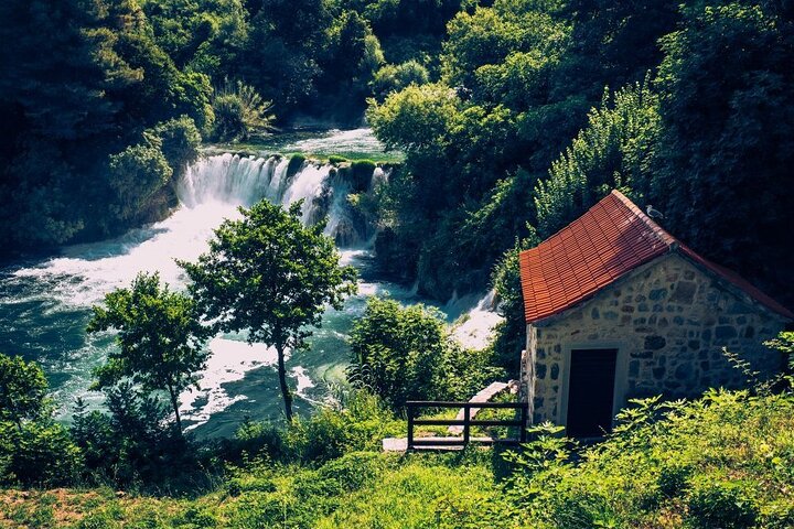 Da Trogir, Seget, Okrug: Cascate di Krka & tour culturale di Sebenico