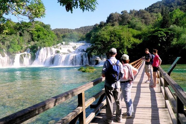 Da Trogir, Seget, Okrug: Cascate di Krka & tour culturale di Sebenico