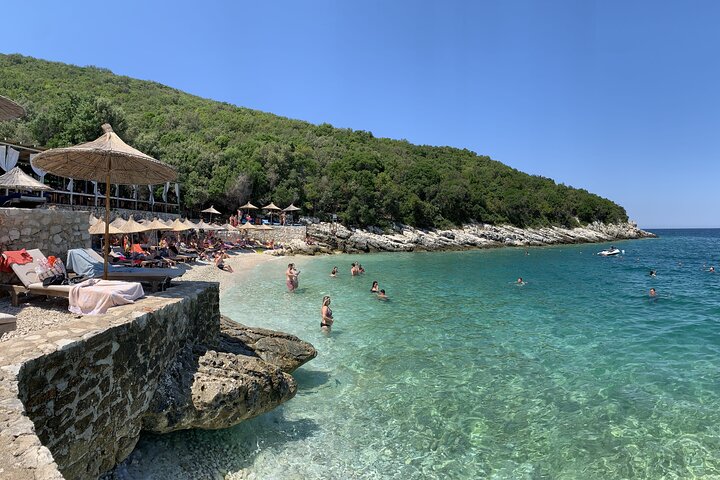 Excursion en bateau rapide à Karaburun, à la grotte Haxhi Ali et à l'île de Sazan
