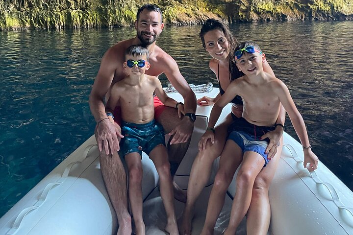 Excursion en bateau rapide à Karaburun, à la grotte Haxhi Ali et à l'île de Sazan