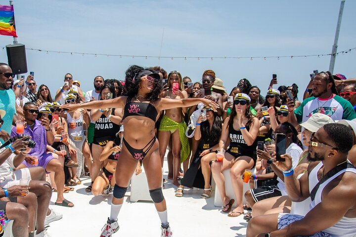 Sesiones de Hip Hop Fiesta en barco Cabo San Lucas