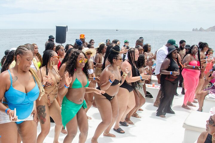 Sesiones de Hip Hop Fiesta en barco Cabo San Lucas