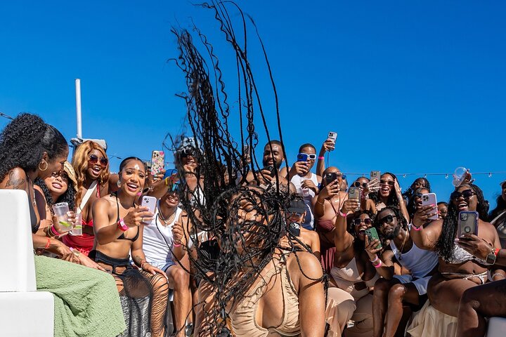 Sesiones de Hip Hop Fiesta en barco Cabo San Lucas