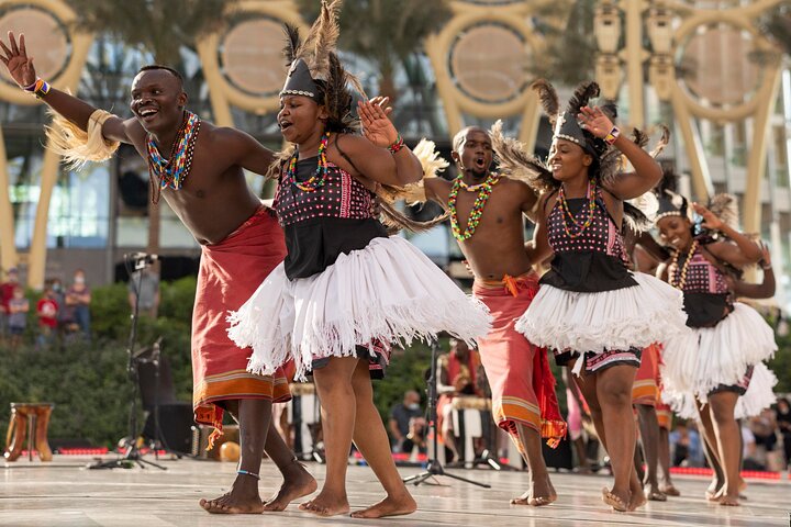 Giraffe Center, Karen Blixen, Kralen en Bomas Culturele Dansen