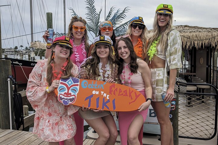 2 Stunden Tiki Pub Sensationelle Delfin Sunset Cruise (nur Erwachsene)