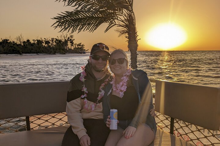 2 Stunden Tiki Pub Sensationelle Delfin Sunset Cruise (nur Erwachsene)