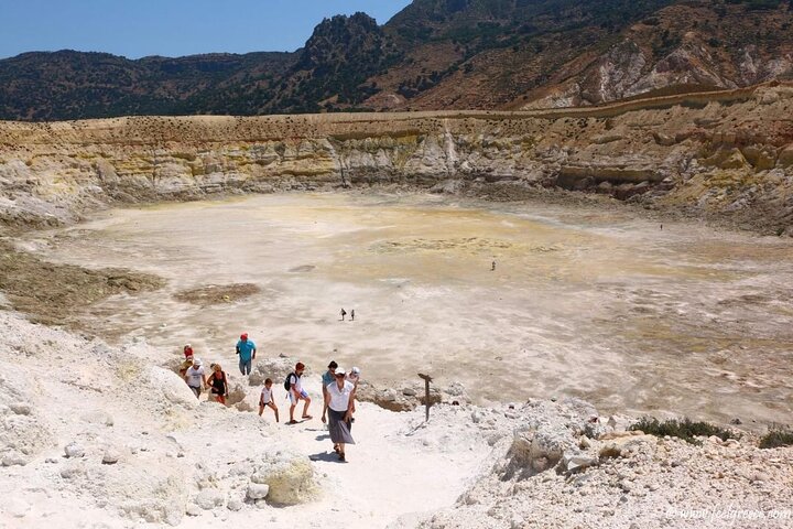 Descubra Nisyros y pase un día en el paraíso del Egeo