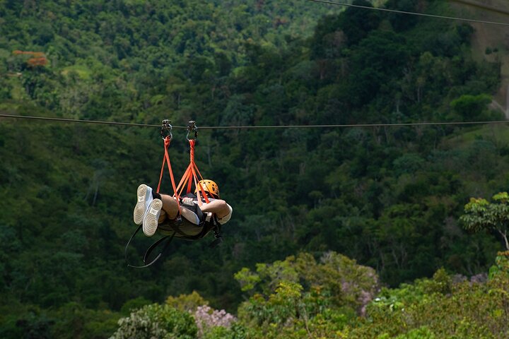 La tirolina bestia en Toroverde Adventure Park en Puerto Rico