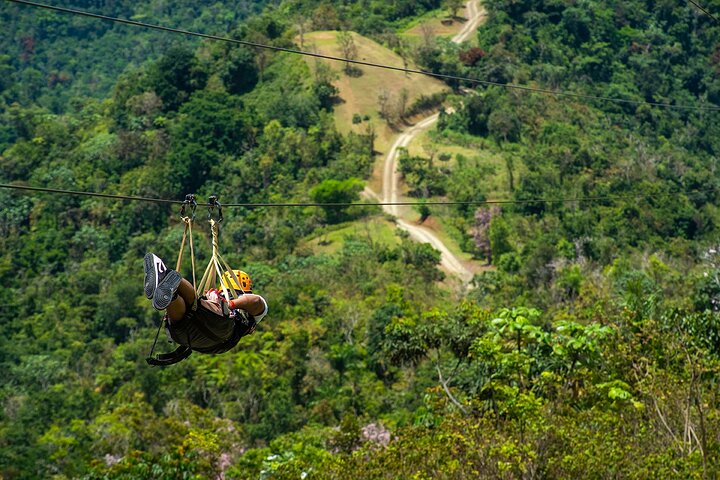 La tirolina bestia en Toroverde Adventure Park en Puerto Rico