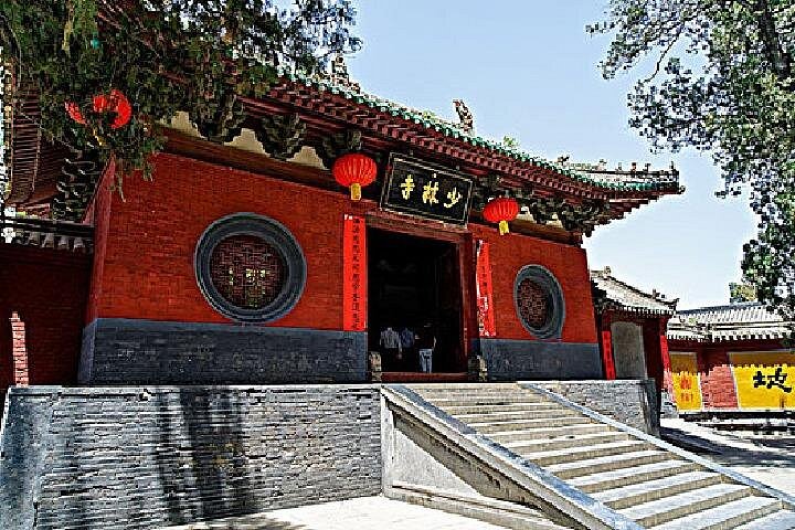 Private Luoyang Longmen Grottoes & Shaolin Temple Day Tour fra Luoyang