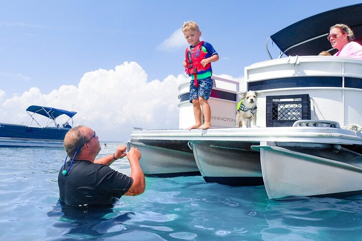 Location de bateaux en ponton d’une demi-journée – Fun & Relaxing Water Adventure