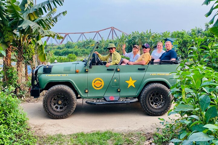 Hanoi Food and Culture Sightseeing Army Jeep Tour