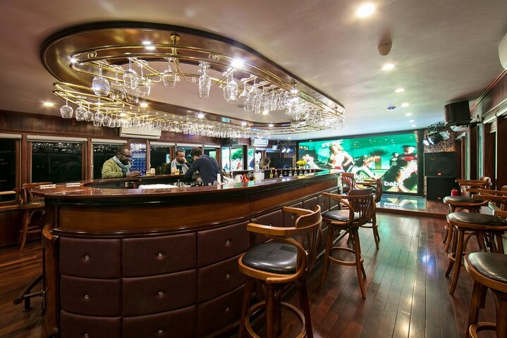 6 STJERNES SERVICE - ORIENT LEGACY på vej til Halong Bay & Lan Ha Bay
