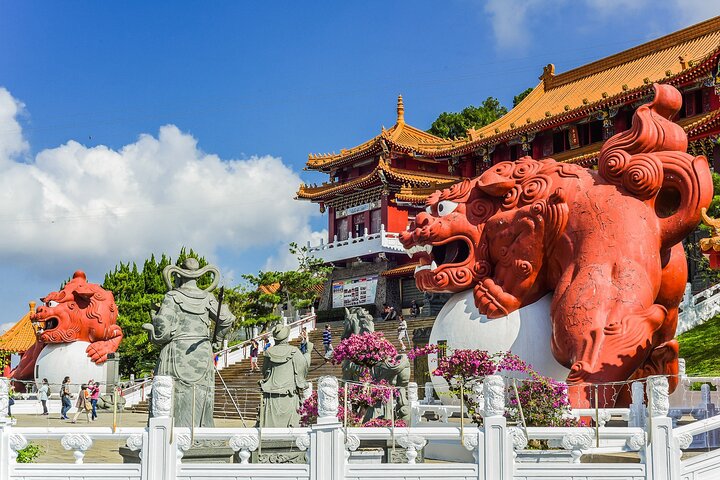 Private 9-Hour Sun Moon Lake Leisure Tour from Taichung (台中)!