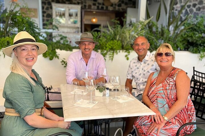 Santorini vinsmagning og premium frokost på det prisvindende vingård