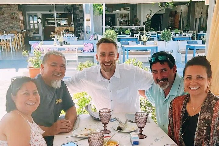 Santorini Highlights Tour per piccoli gruppi con opzione di degustazione di vini