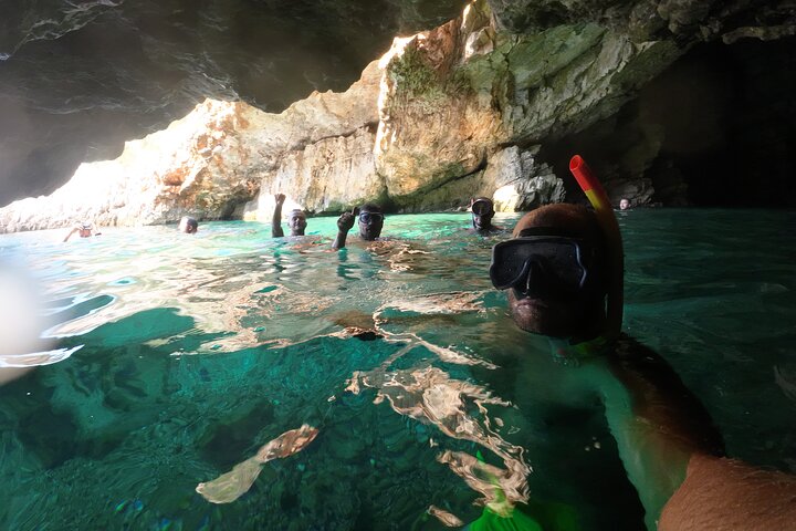 Panoramatur og snorkling i Haxhi Ali-grotten og Karaburun