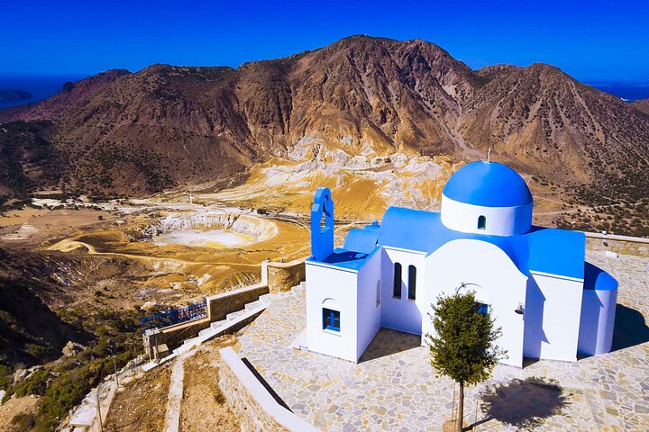 Descubra Nisyros y pase un día en el paraíso del Egeo