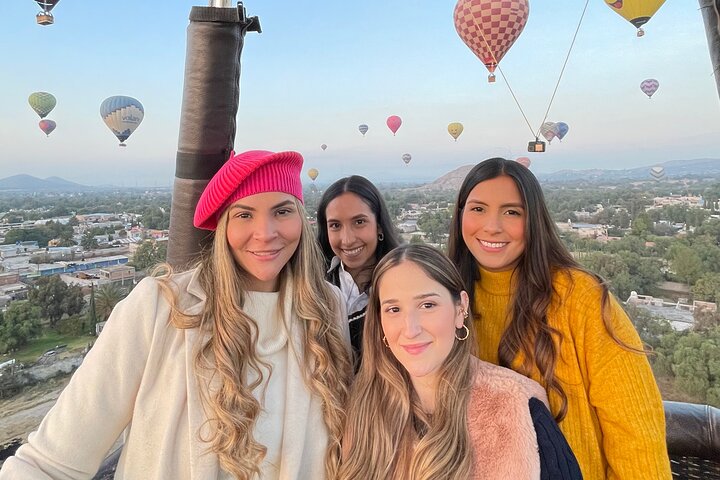 Ballongfly + Grotta frokost + Teotihuacan tur fra Mexico City