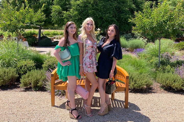 "Fabulous Private Wine Tour of Napa & Sonoma for 2 to 5 People"